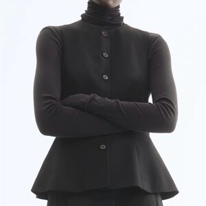 H&M Black Sleeveless Button-Front Peplum Top